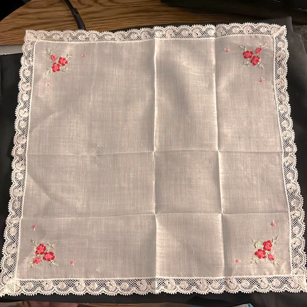 Vintage Cotton Ladies Handkerchief with pink flowers